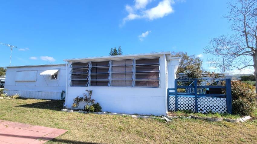 88 Emerald Drive a Dundee, FL Mobile or Manufactured Home for Sale